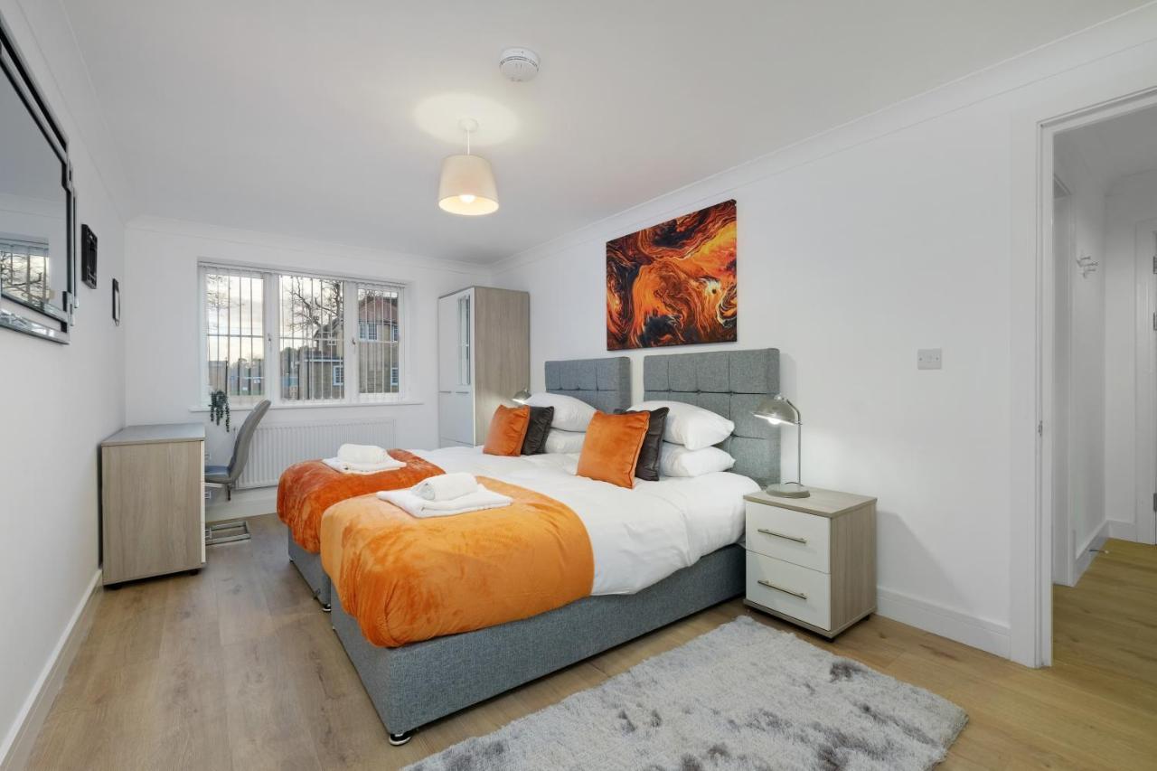 Pinewood Studios, Iver Slough Heathrow 1 & 2 Bedroom Apartments With Parking By Arista Living Extérieur photo