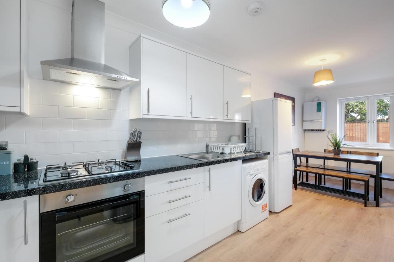 Pinewood Studios, Iver Slough Heathrow 1 & 2 Bedroom Apartments With Parking By Arista Living Extérieur photo