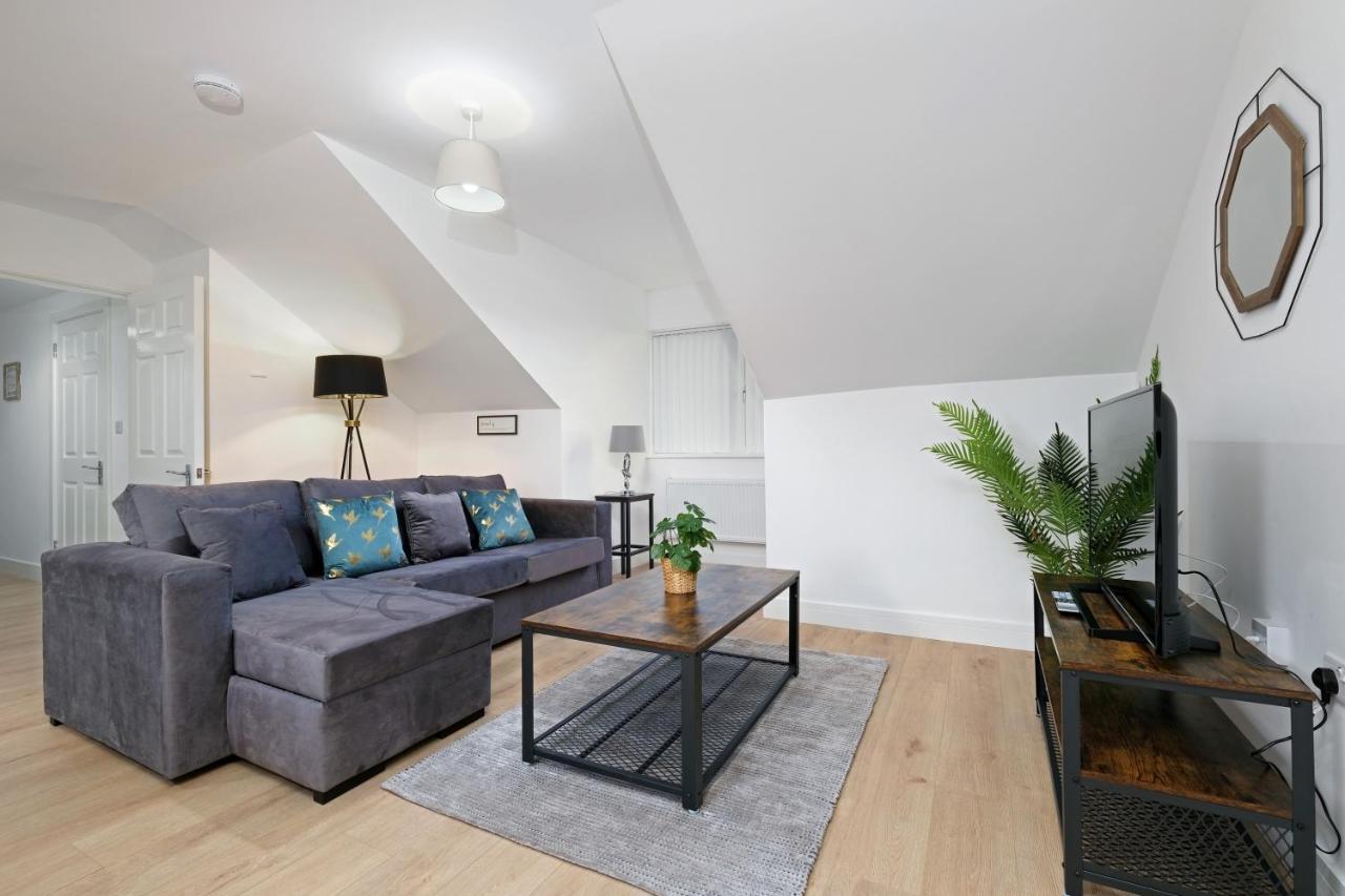 Pinewood Studios, Iver Slough Heathrow 1 & 2 Bedroom Apartments With Parking By Arista Living Extérieur photo