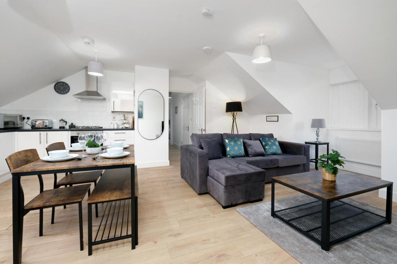 Pinewood Studios, Iver Slough Heathrow 1 & 2 Bedroom Apartments With Parking By Arista Living Extérieur photo