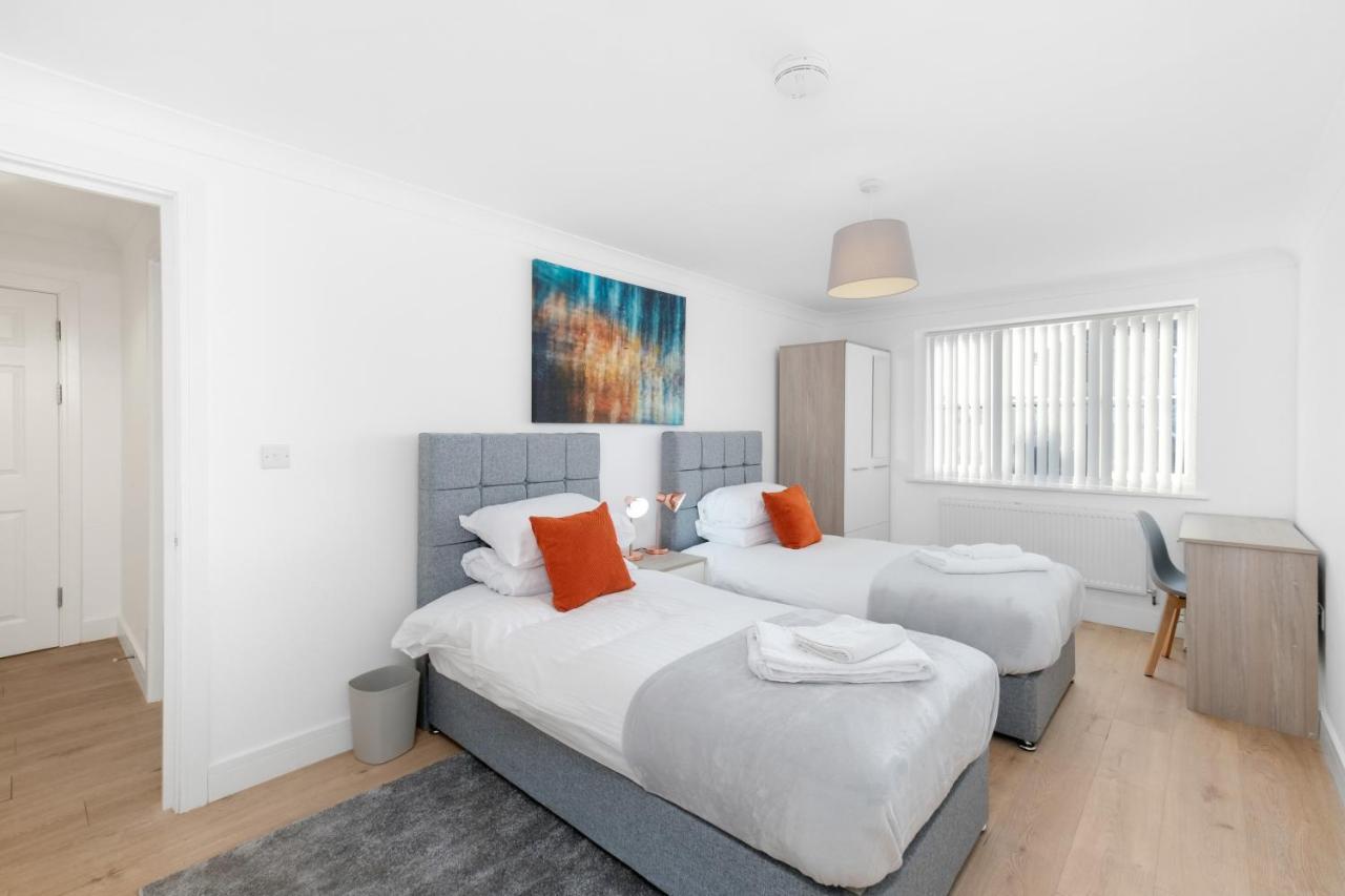 Pinewood Studios, Iver Slough Heathrow 1 & 2 Bedroom Apartments With Parking By Arista Living Extérieur photo