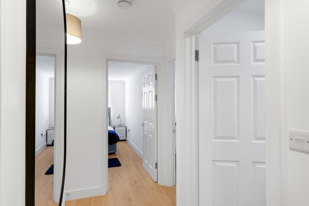Pinewood Studios, Iver Slough Heathrow 1 & 2 Bedroom Apartments With Parking By Arista Living Extérieur photo