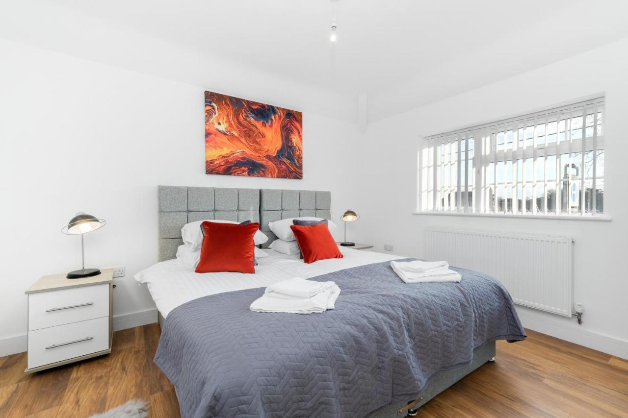 Pinewood Studios, Iver Slough Heathrow 1 & 2 Bedroom Apartments With Parking By Arista Living Extérieur photo