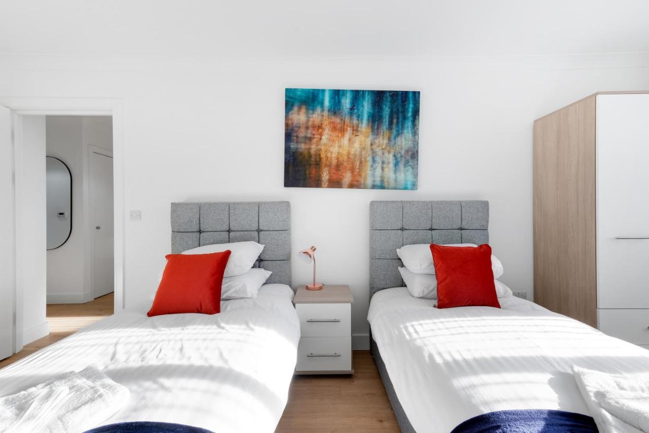 Pinewood Studios, Iver Slough Heathrow 1 & 2 Bedroom Apartments With Parking By Arista Living Extérieur photo
