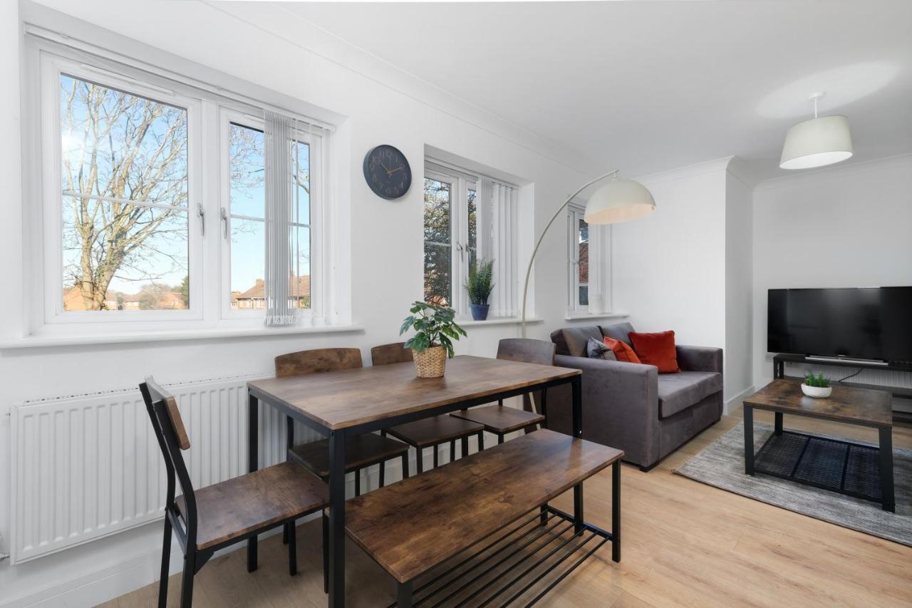 Pinewood Studios, Iver Slough Heathrow 1 & 2 Bedroom Apartments With Parking By Arista Living Extérieur photo