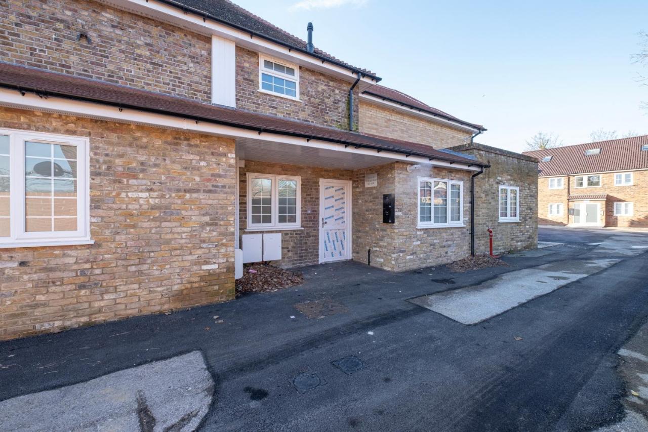 Pinewood Studios, Iver Slough Heathrow 1 & 2 Bedroom Apartments With Parking By Arista Living Extérieur photo