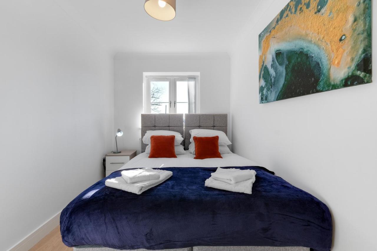 Pinewood Studios, Iver Slough Heathrow 1 & 2 Bedroom Apartments With Parking By Arista Living Extérieur photo