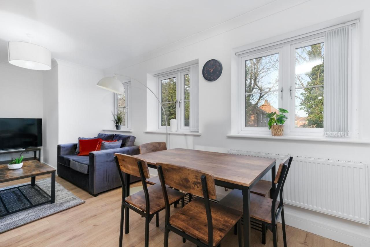 Pinewood Studios, Iver Slough Heathrow 1 & 2 Bedroom Apartments With Parking By Arista Living Extérieur photo
