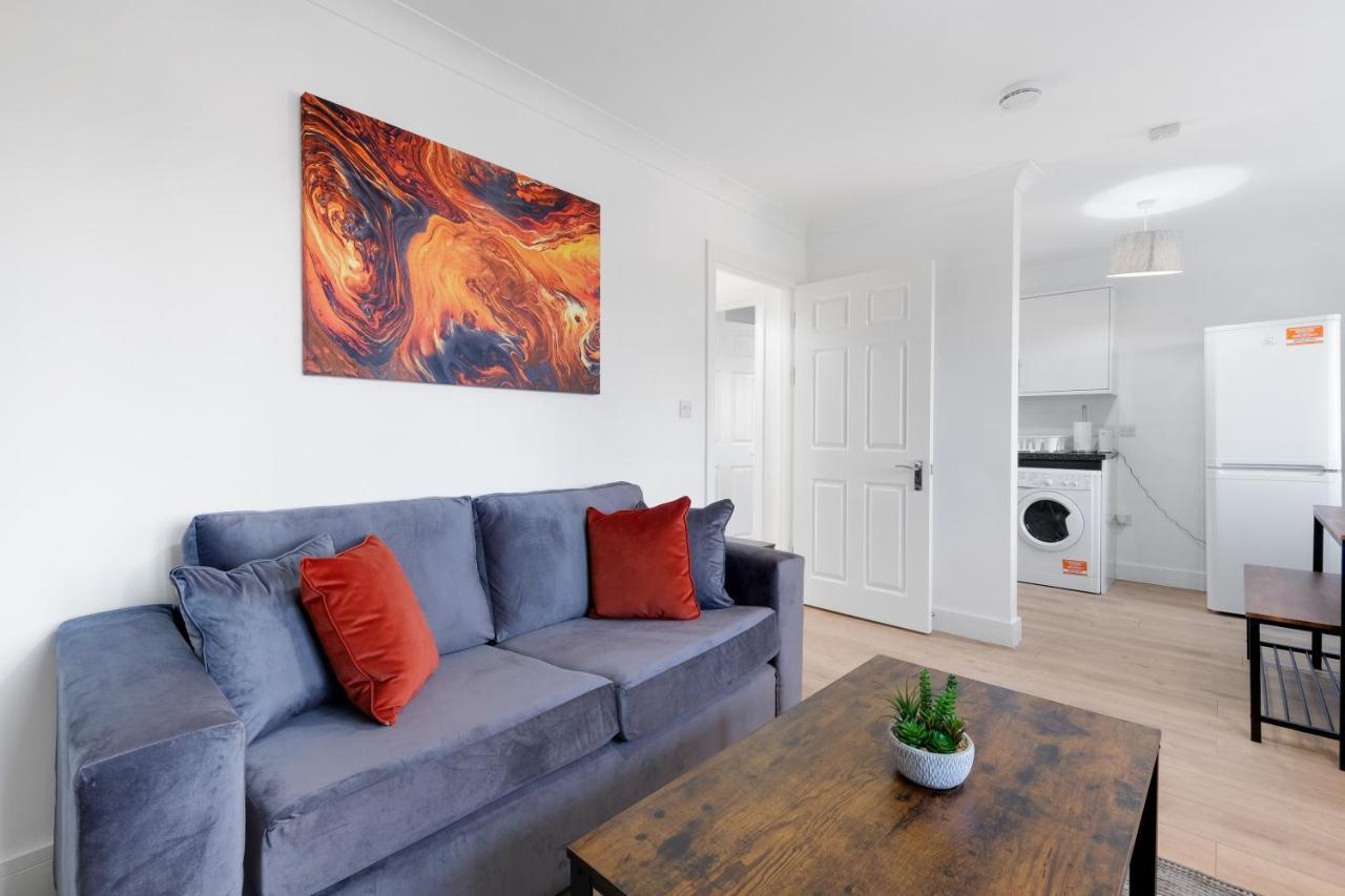 Pinewood Studios, Iver Slough Heathrow 1 & 2 Bedroom Apartments With Parking By Arista Living Extérieur photo