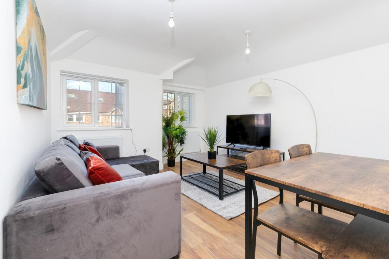 Pinewood Studios, Iver Slough Heathrow 1 & 2 Bedroom Apartments With Parking By Arista Living Extérieur photo